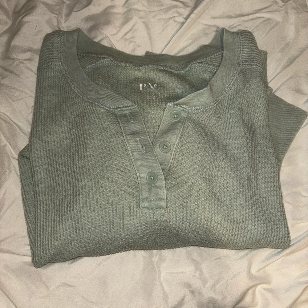 Pacsun long sleeve Henley tee cropped